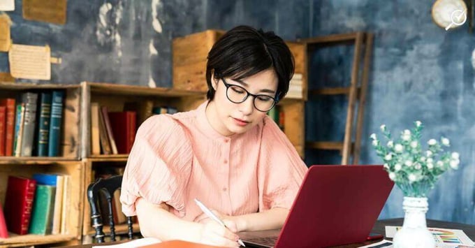 side-jobs-for-stay-at-home-parents-freelancer-768x402